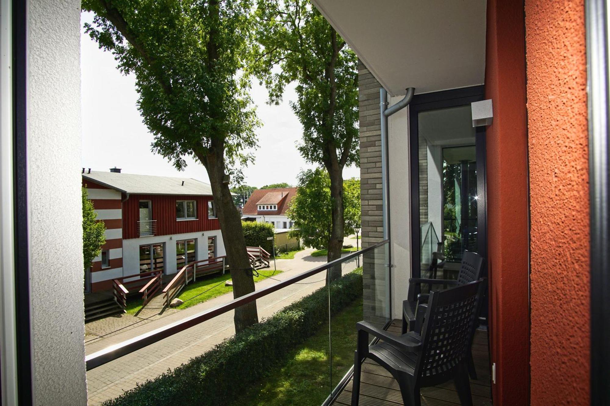 Haus Hafenkieker Fewo 08 - Balkon, Hafenblick プットブス エクステリア 写真